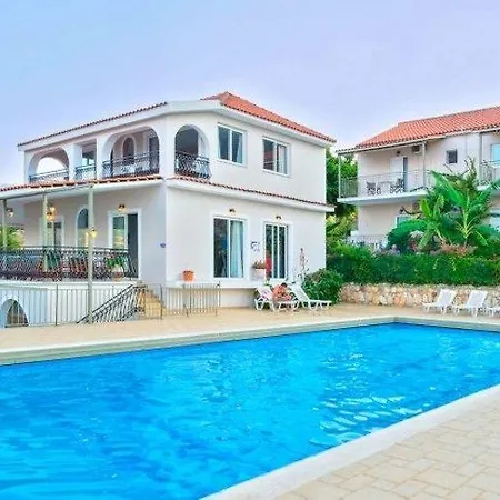 Aparthotel Bay 3*