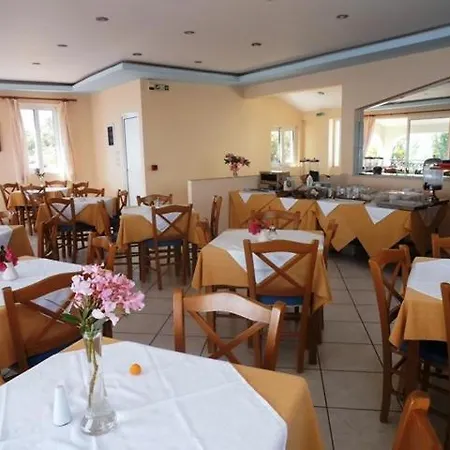 Bay Aparthotel 3*